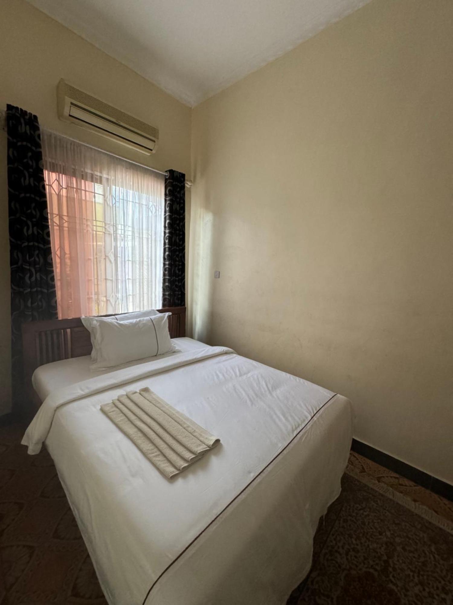 G & S Executive Lodge Dar es Salaam Buitenkant foto